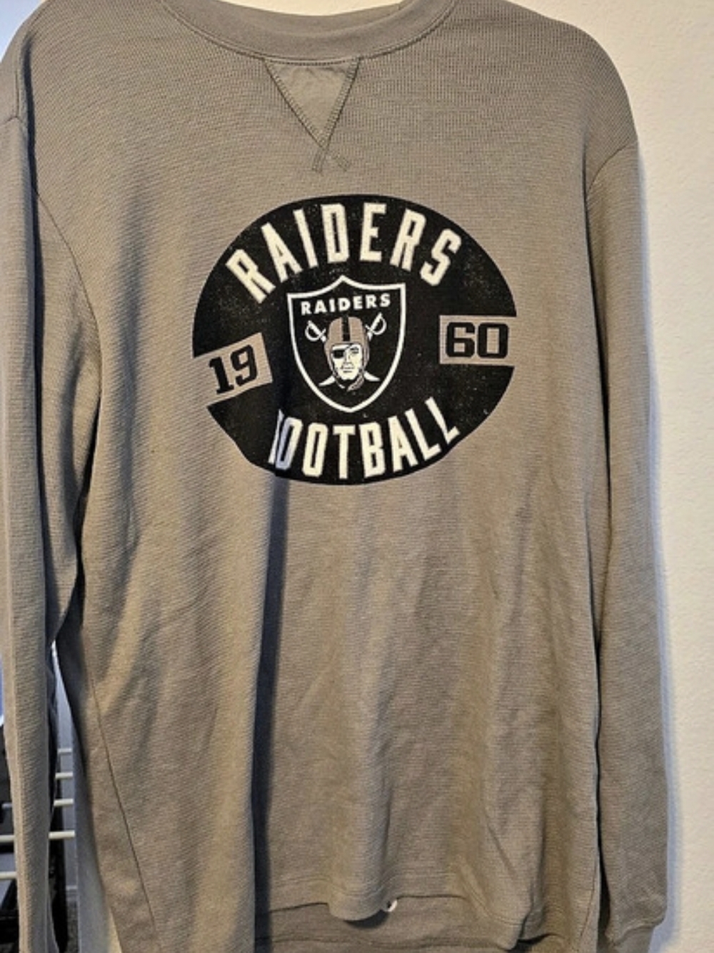 NFL Raiders Football Men's Long Sleeve Gray Size Medium NWT